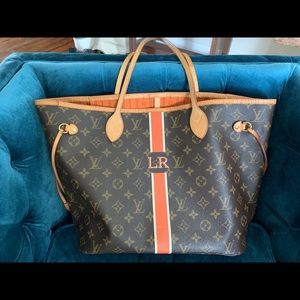 Classic and chic monogram MM LV tote bag.